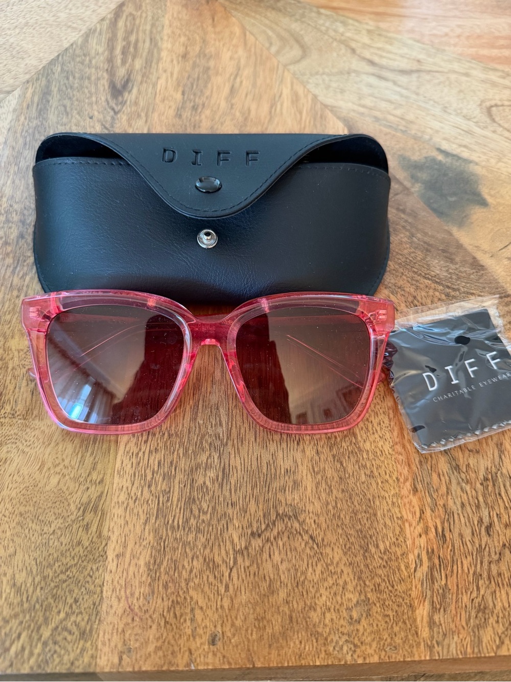 Diff Eyewear Transparent Pink Square Sunglasses